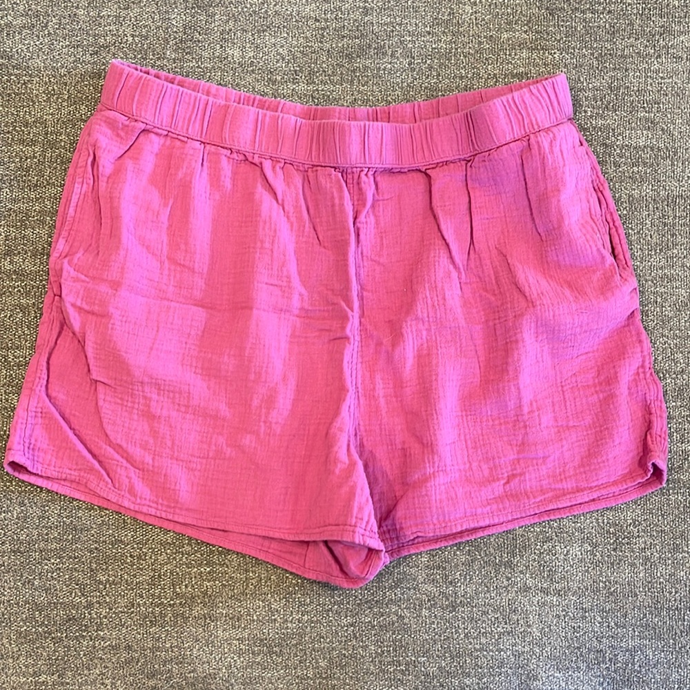 NWOT Universal Threads Comfy Magenta Casual Shorts with pockets, Women’s Size XL